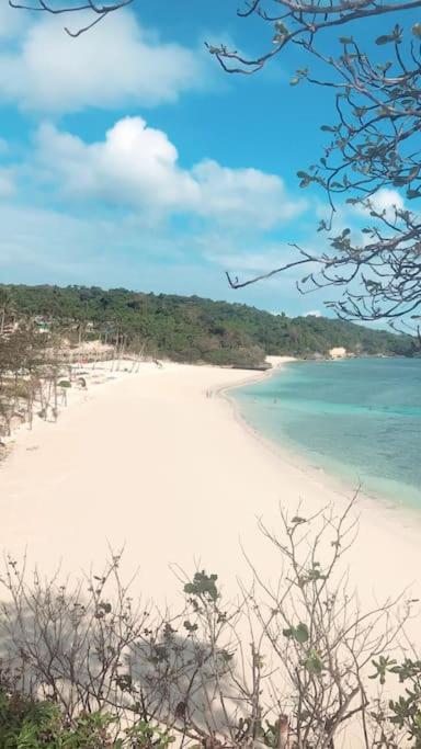 Modern Tropical Luxe Apartment - Boracay Newcoast Yapak Bagian luar foto